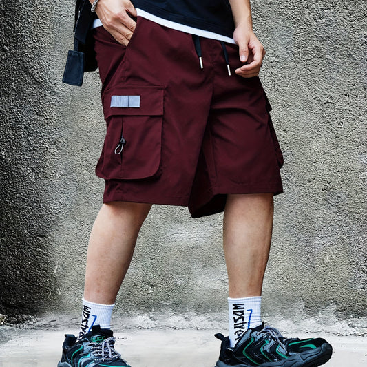 Breathable and fashionable men's cargo shorts for all seasons